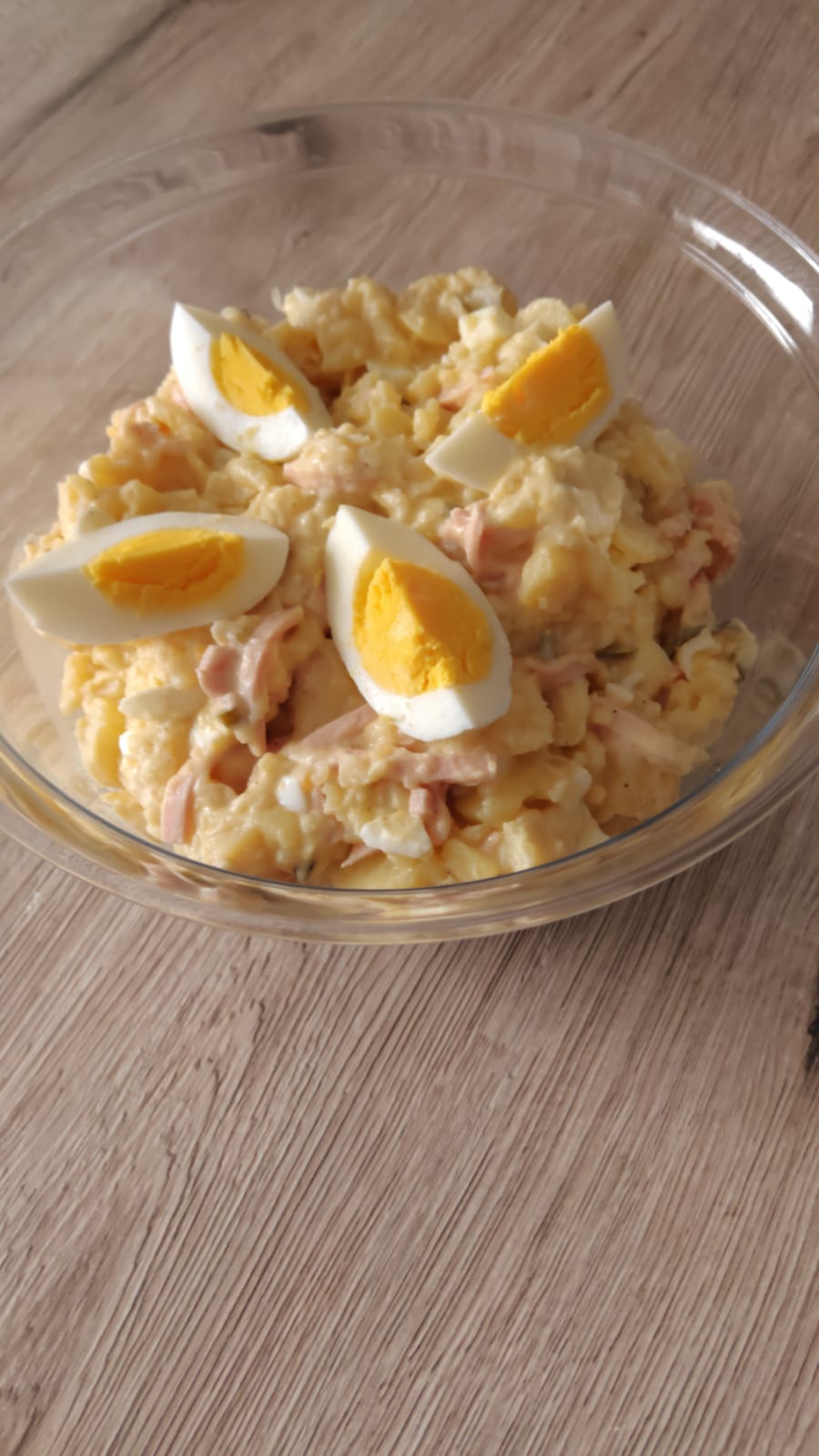 Kartoffelsalat in einer Schüssel